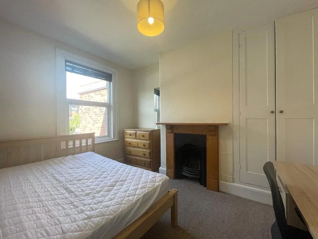5 bedroom house for rent