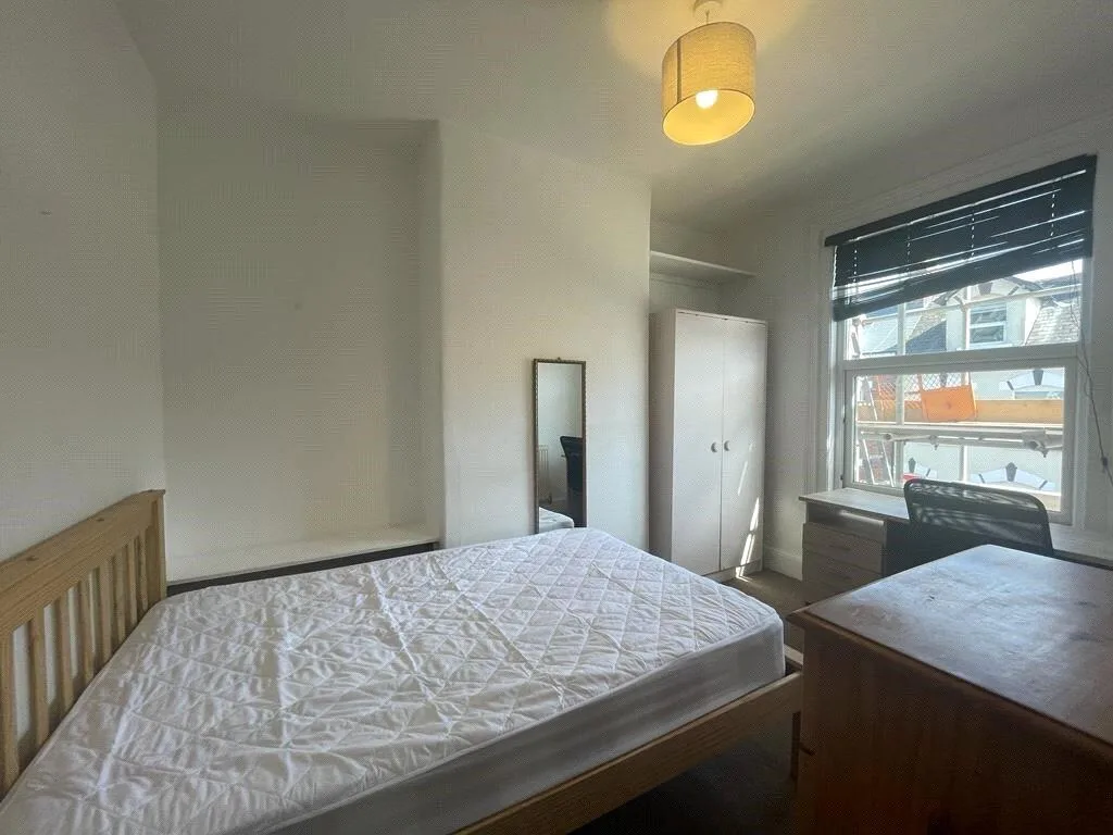 5 bedroom house for rent