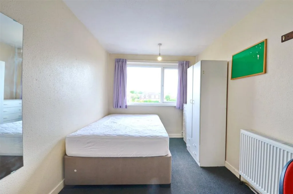 6 bedroom terraced house for rent