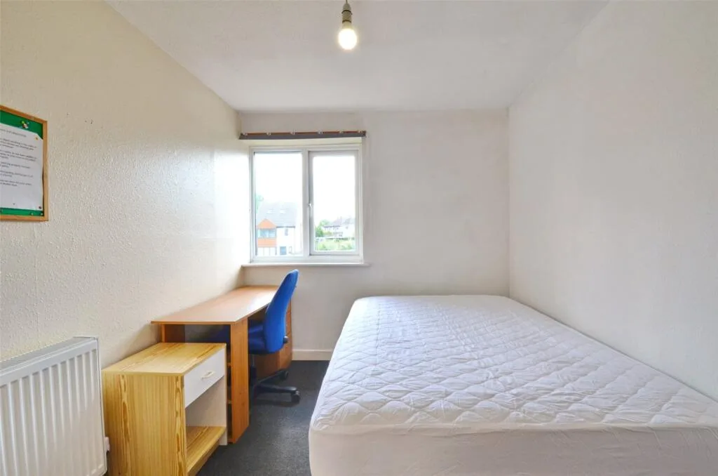 6 bedroom terraced house for rent