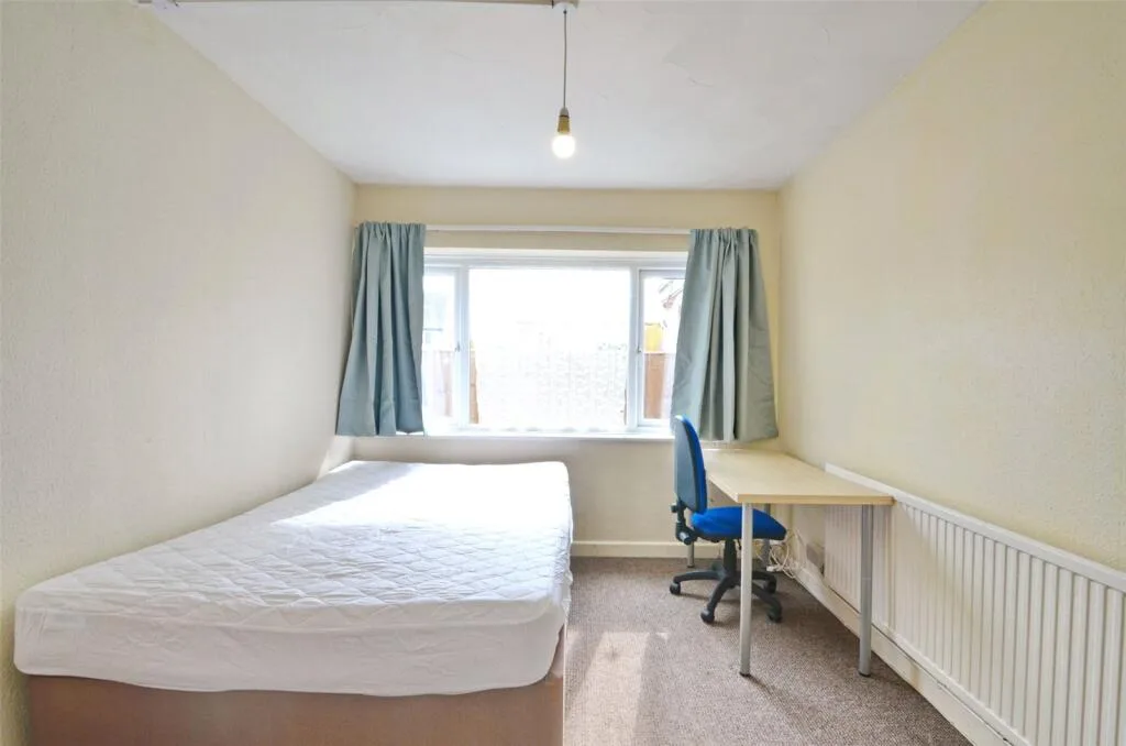 6 bedroom terraced house for rent