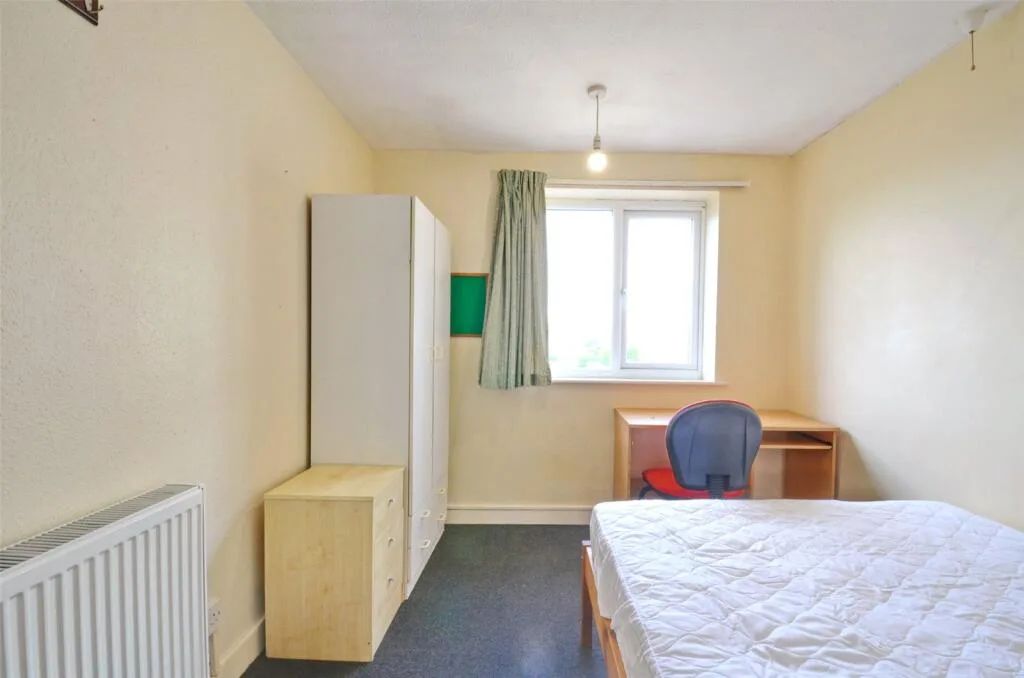 6 bedroom terraced house for rent