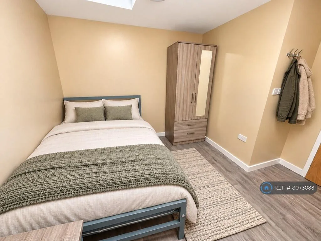 4 bedroom flat for rent