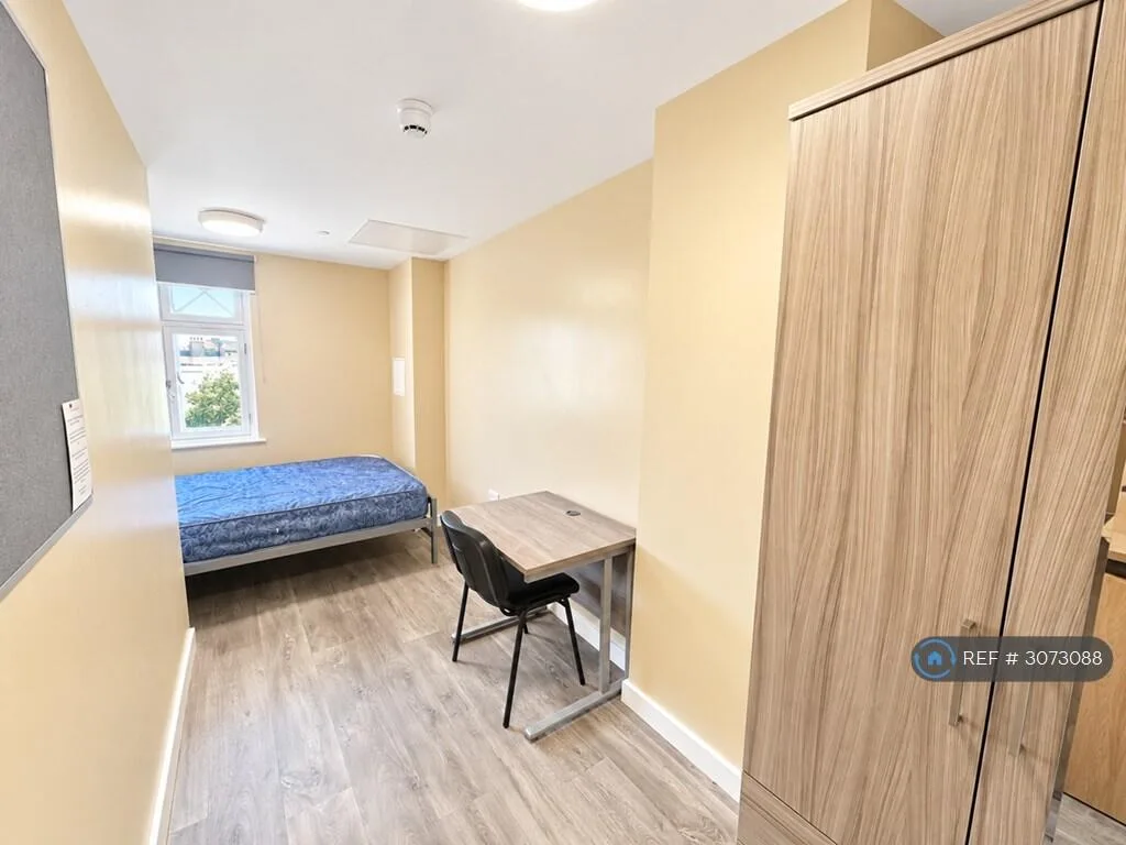 4 bedroom flat for rent