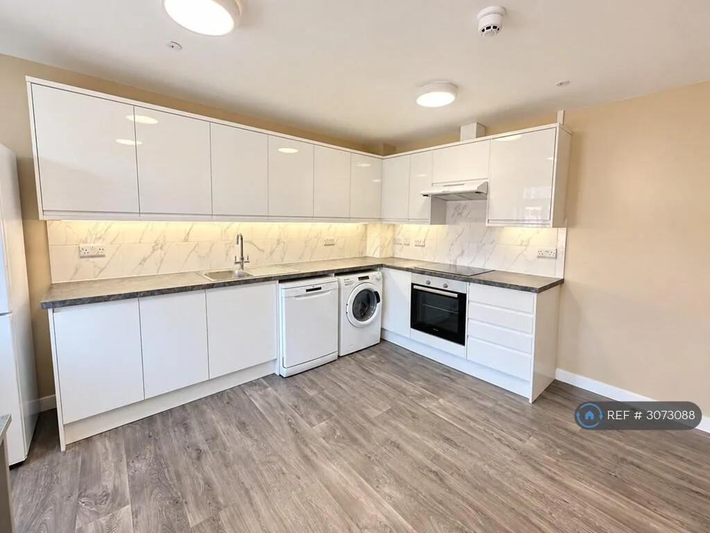 4 bedroom flat for rent