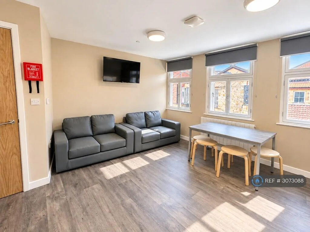 4 bedroom flat for rent