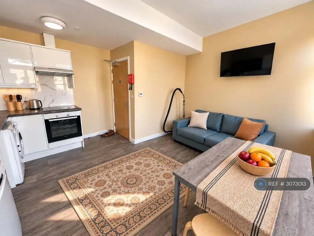 3 bedroom flat for rent