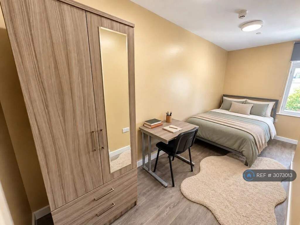 3 bedroom flat for rent