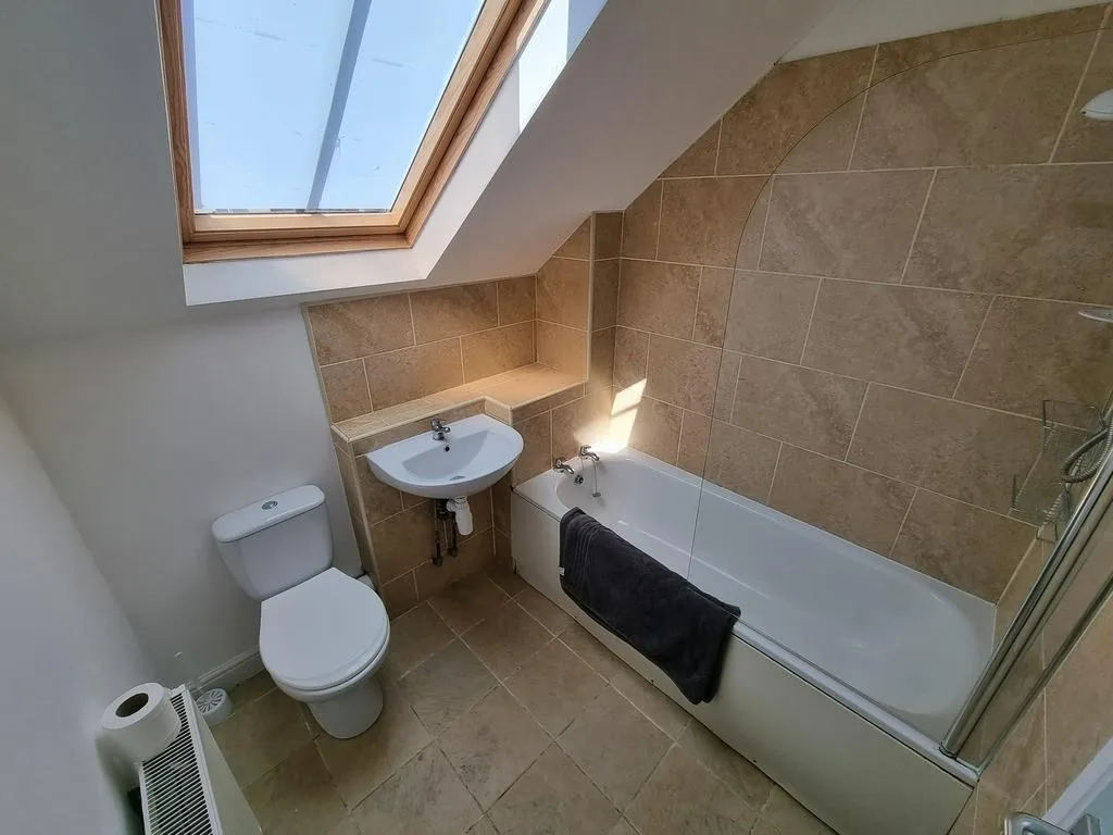 6 bedroom flat for rent