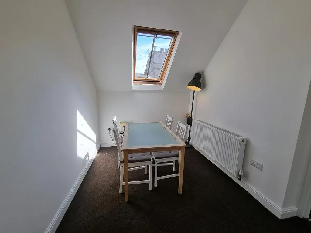 6 bedroom flat for rent