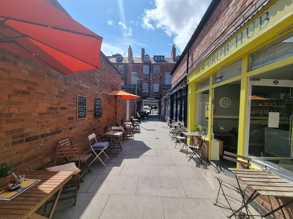 6 bedroom flat for rent