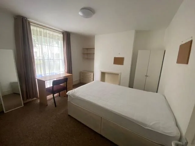 7 bedroom end of terrace house for rent