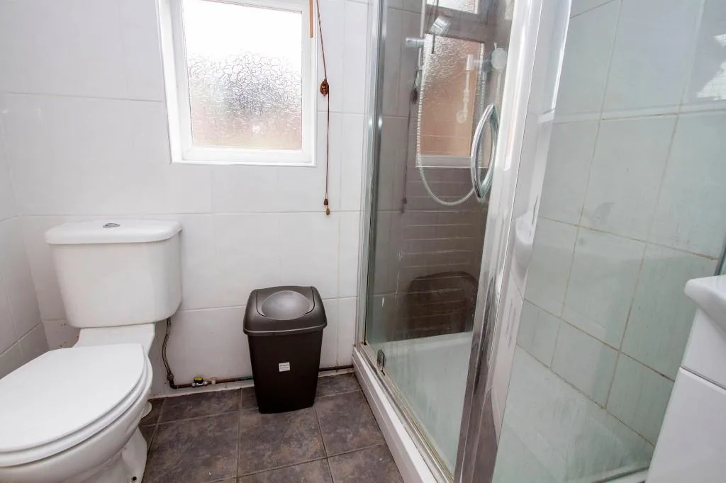 7 bedroom end of terrace house for rent
