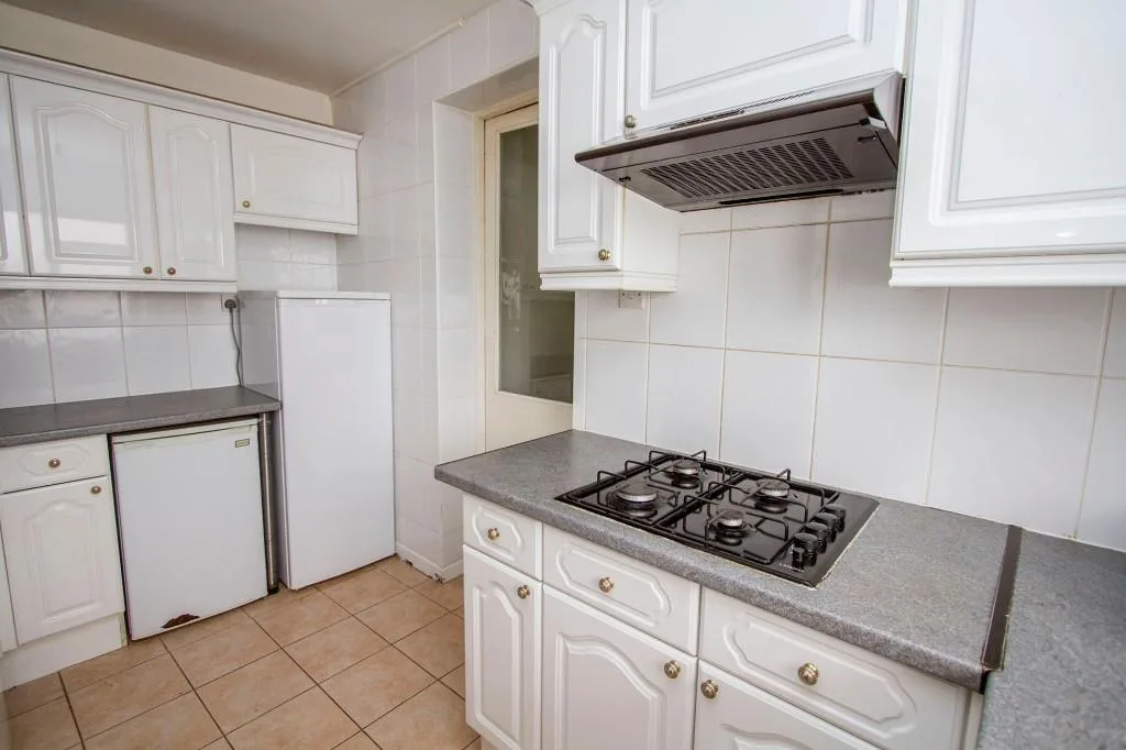 7 bedroom end of terrace house for rent