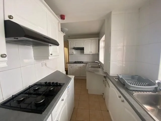 7 bedroom end of terrace house for rent