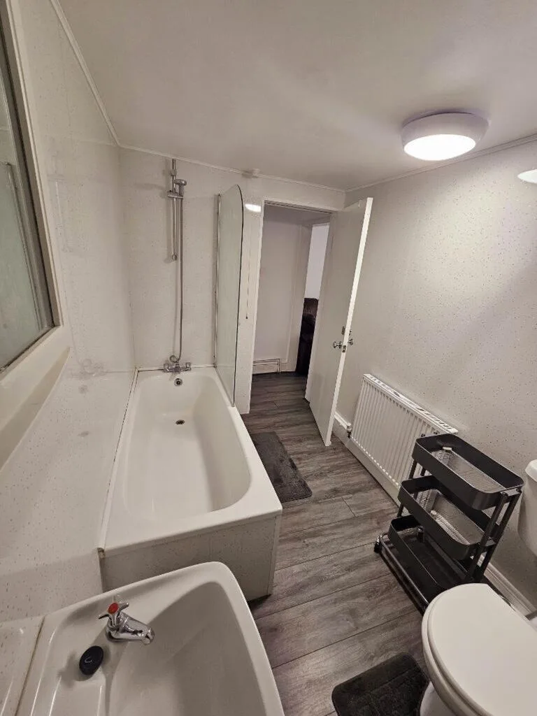 3 bedroom flat for rent