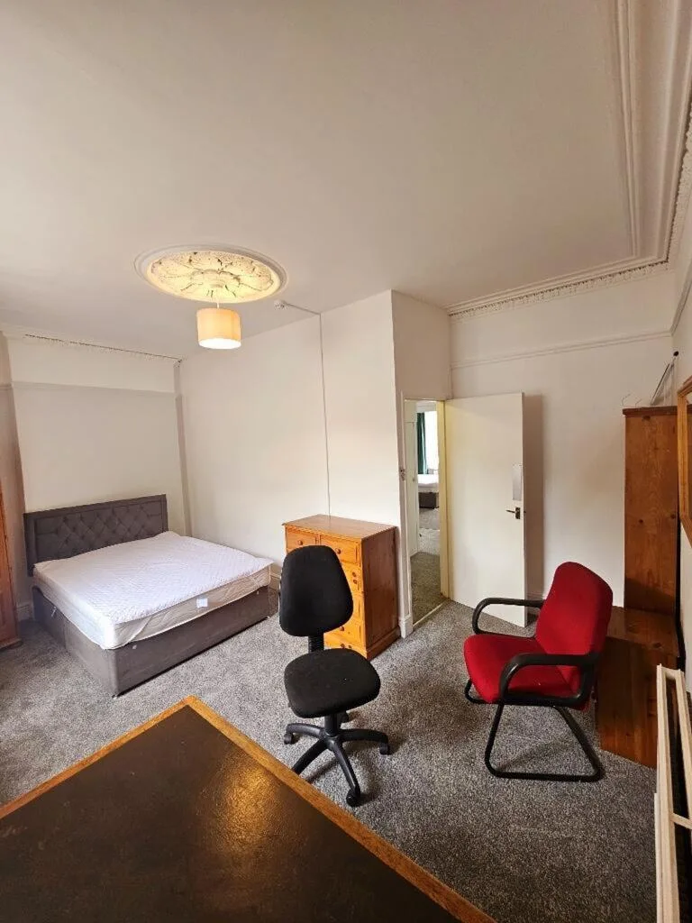 3 bedroom flat for rent
