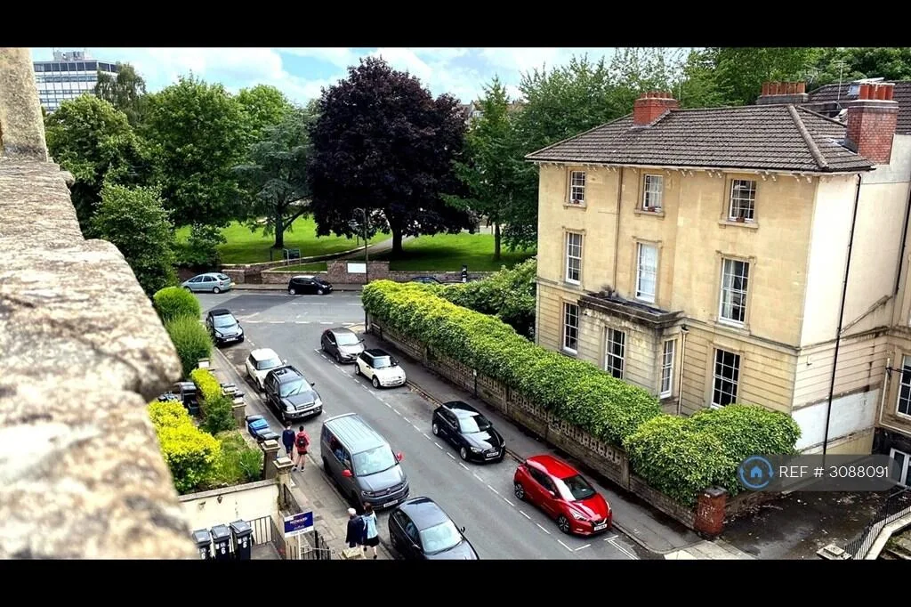 4 bedroom maisonette for rent