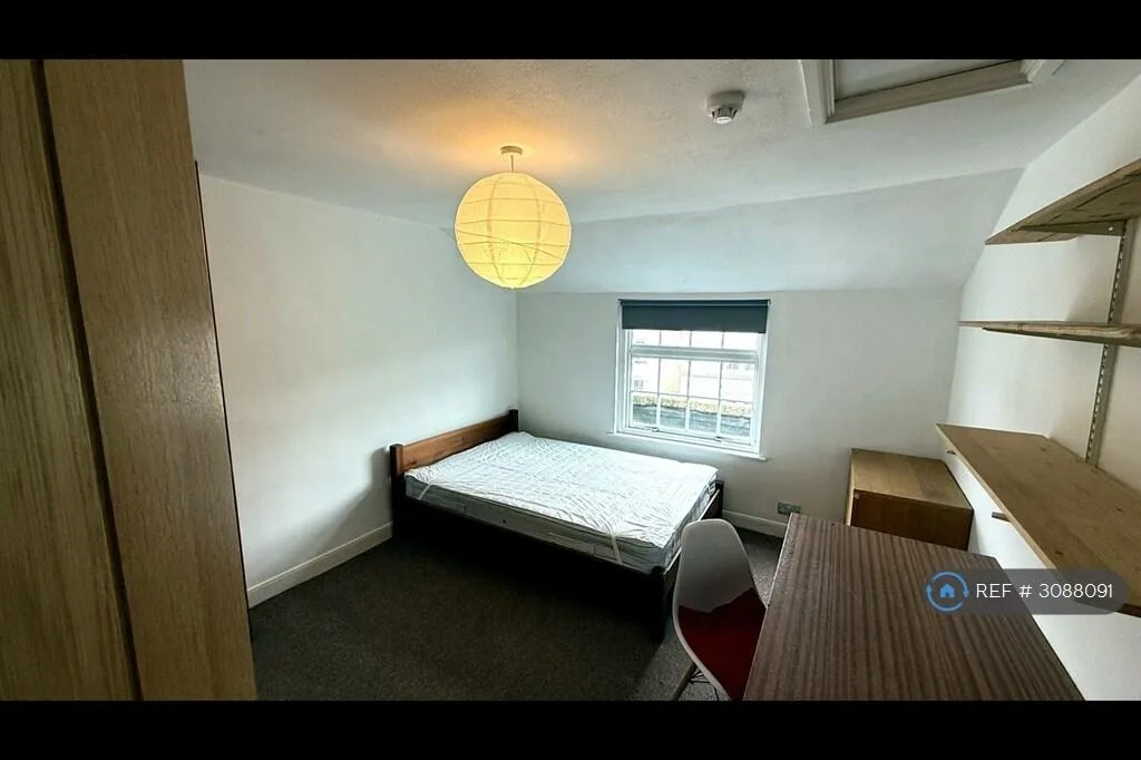 4 bedroom maisonette for rent