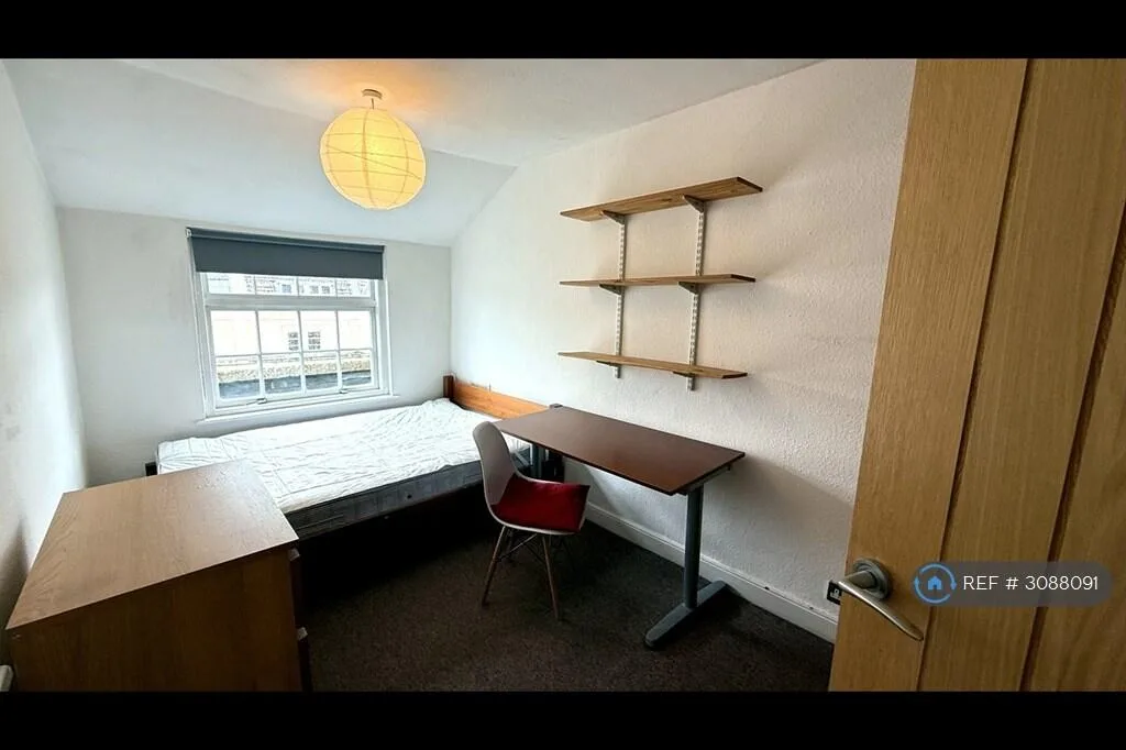 4 bedroom maisonette for rent
