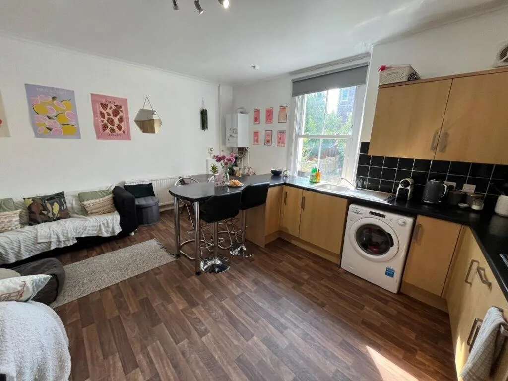 3 bedroom flat for rent