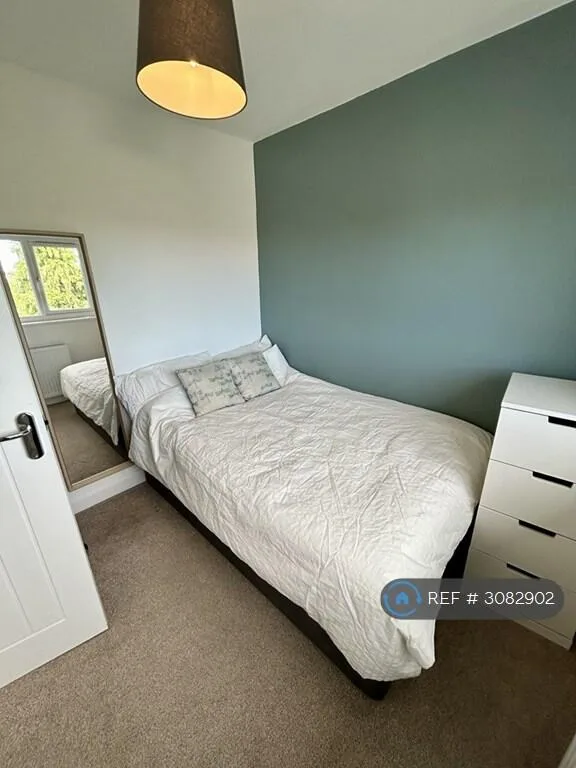 4 bedroom semi-detached house for rent