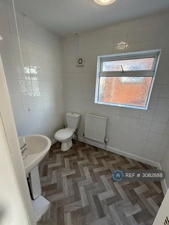 4 bedroom semi-detached house for rent