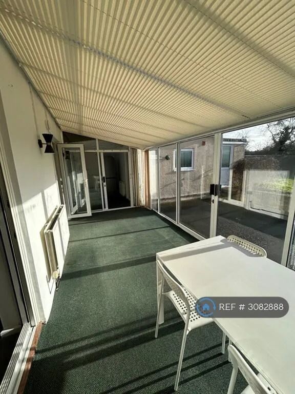 4 bedroom semi-detached house for rent