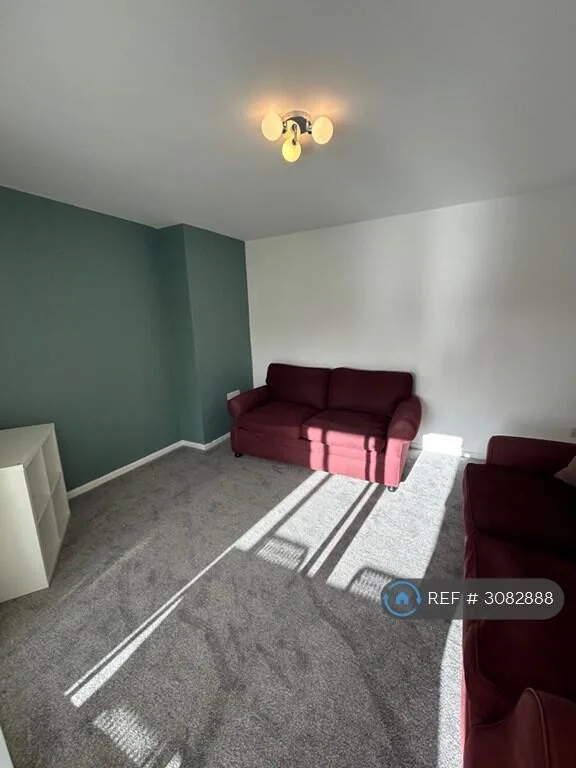 4 bedroom semi-detached house for rent