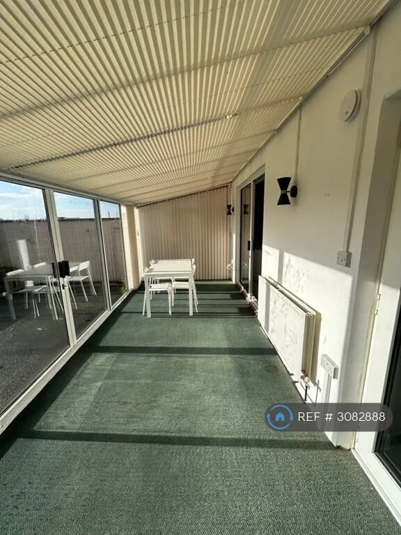 4 bedroom semi-detached house for rent
