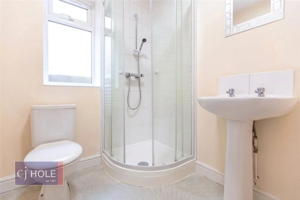 4 bedroom end of terrace house for rent