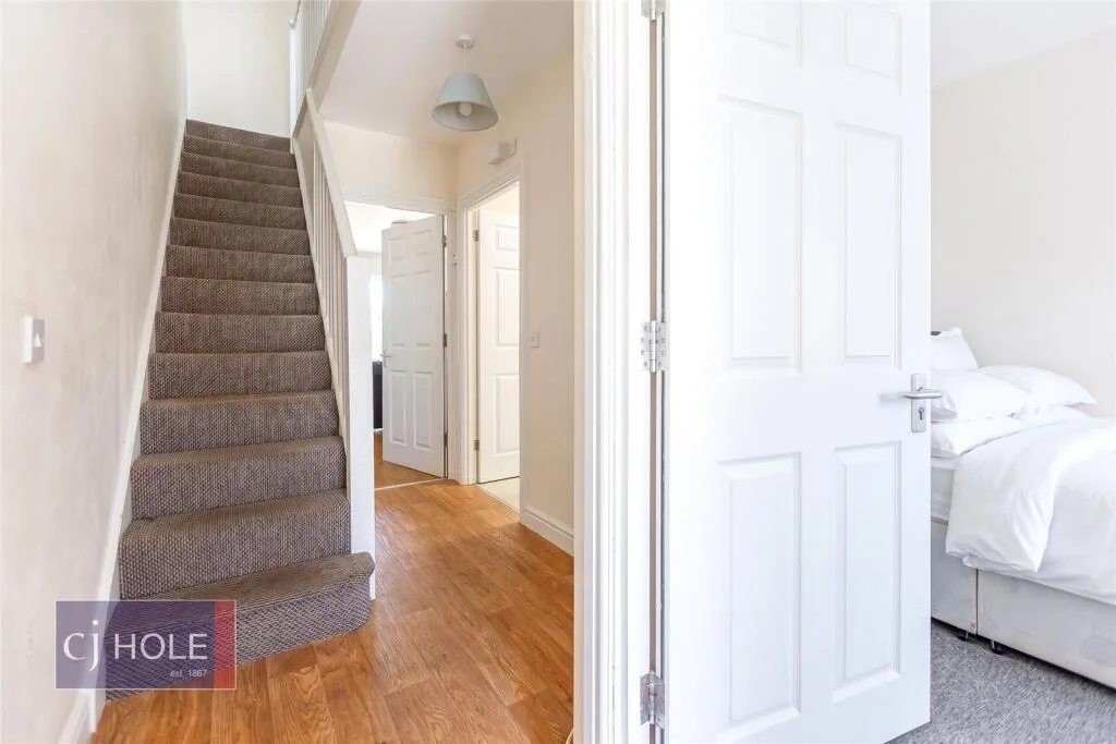 4 bedroom end of terrace house for rent