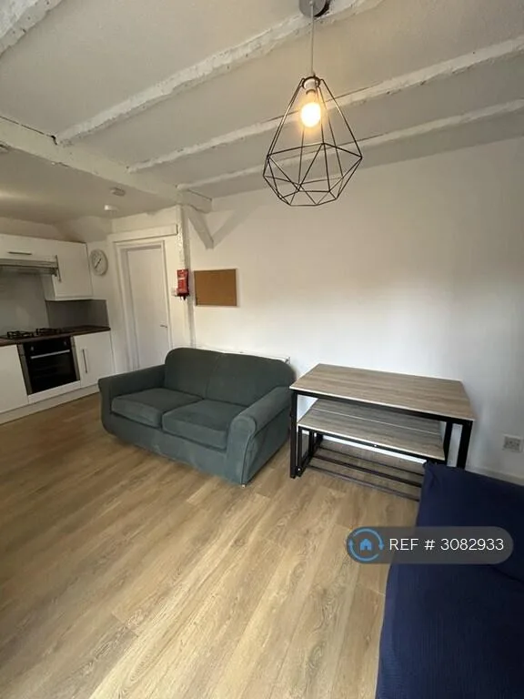 5 bedroom terraced house for rent