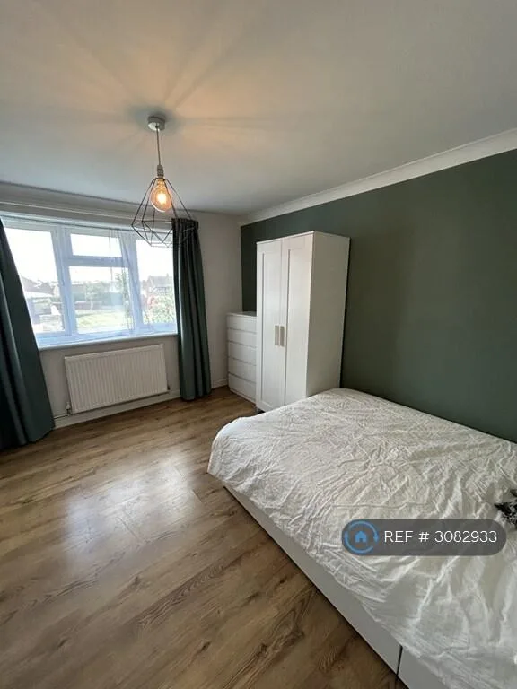 5 bedroom terraced house for rent