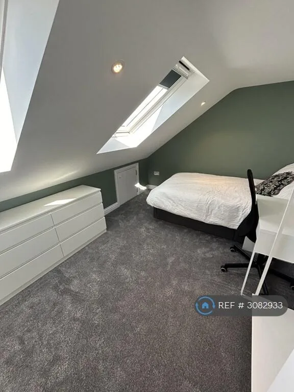 5 bedroom terraced house for rent