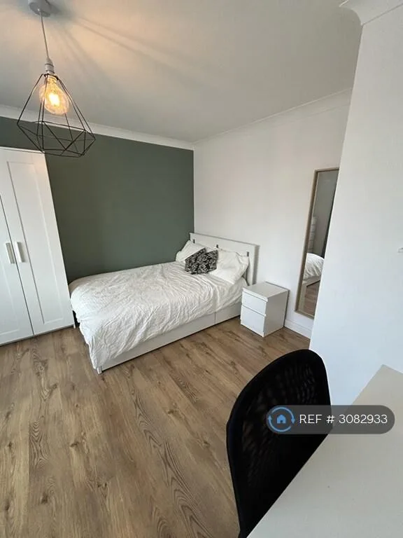 5 bedroom terraced house for rent