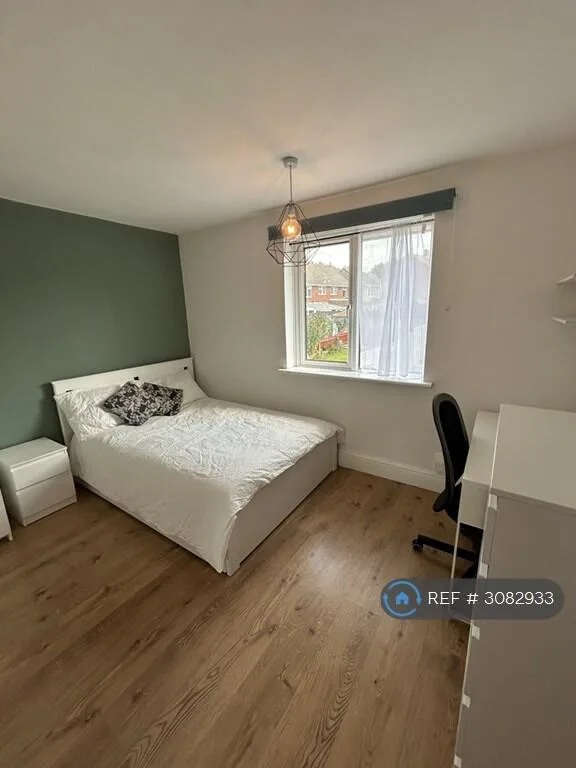 5 bedroom terraced house for rent