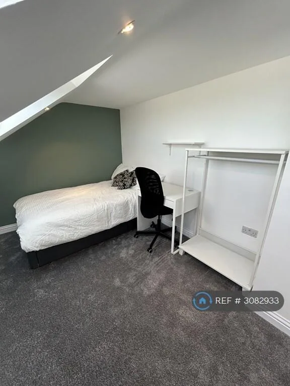 5 bedroom terraced house for rent
