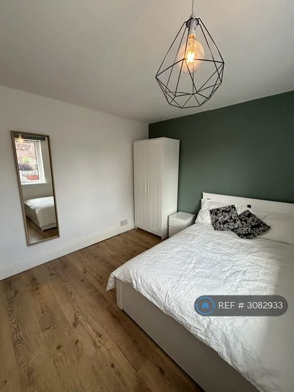 5 bedroom terraced house for rent