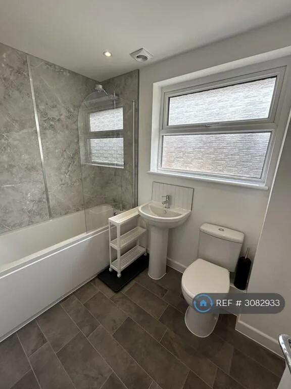 5 bedroom terraced house for rent