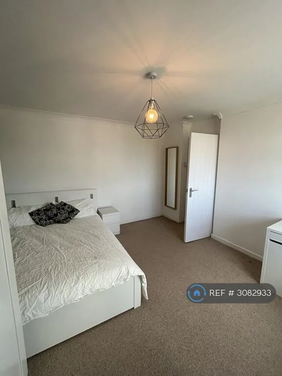 5 bedroom terraced house for rent