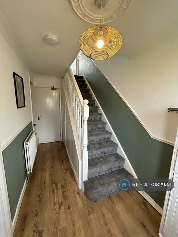 5 bedroom terraced house for rent