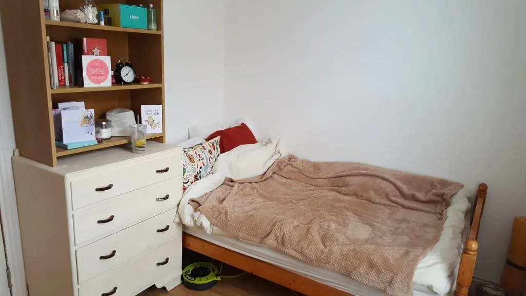 8 bedroom semi-detached house for rent