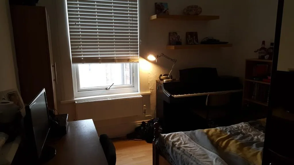 8 bedroom semi-detached house for rent