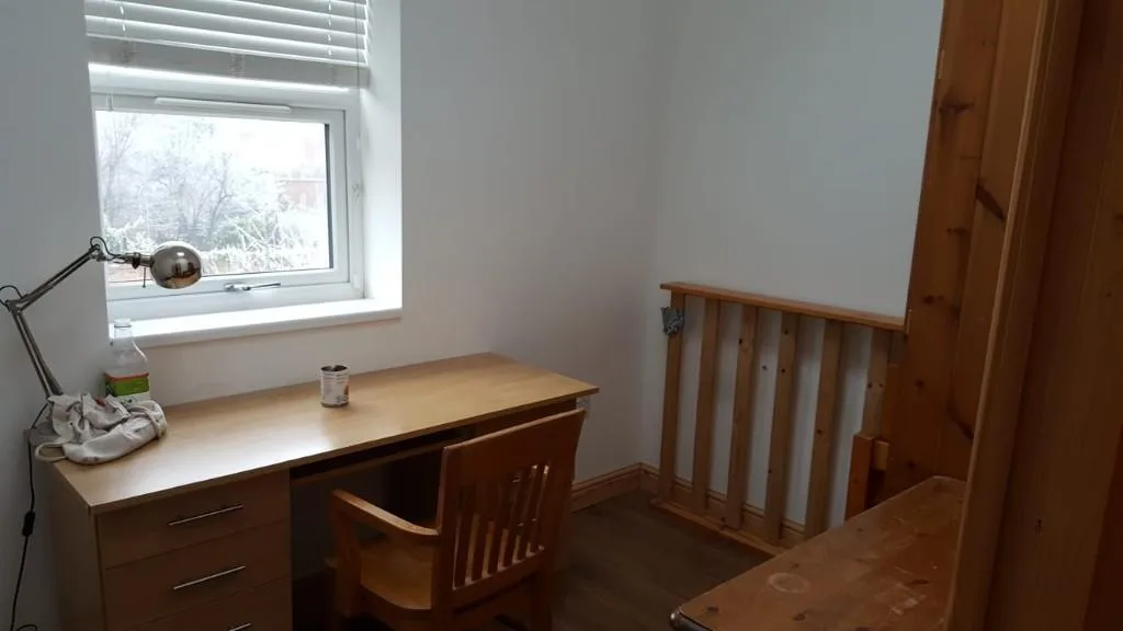 8 bedroom semi-detached house for rent