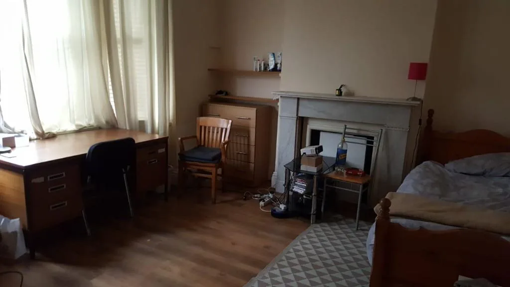 8 bedroom semi-detached house for rent