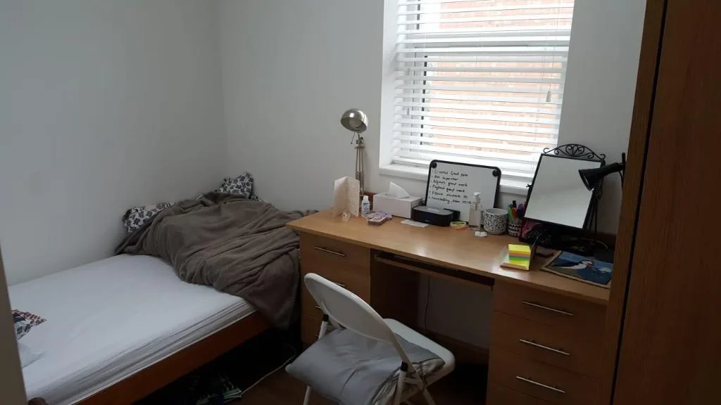 8 bedroom semi-detached house for rent