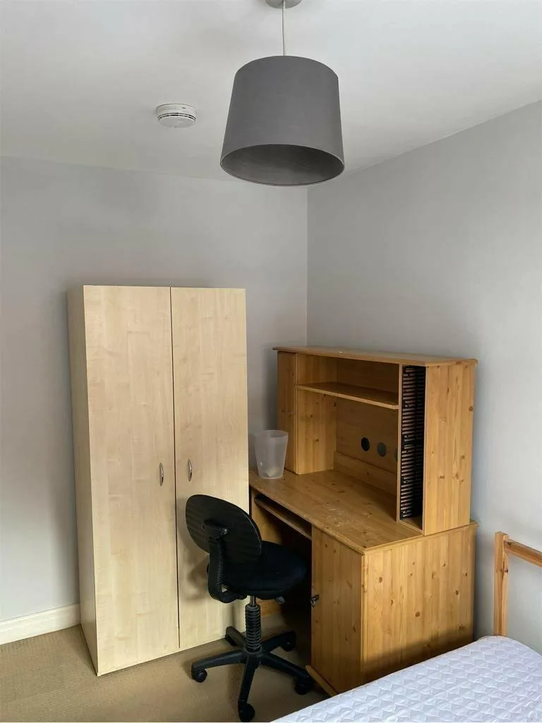 6 bedroom terraced house for rent