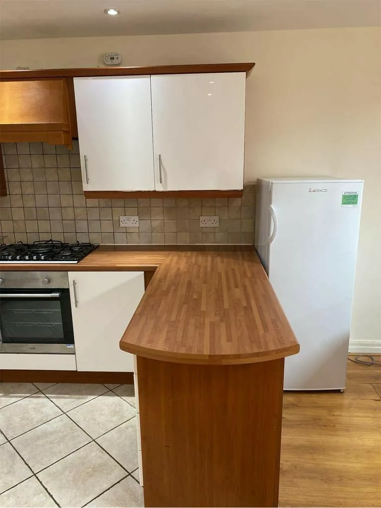 6 bedroom terraced house for rent
