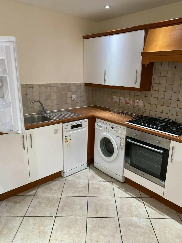 6 bedroom terraced house for rent